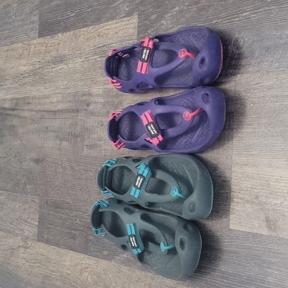 Bundle of 2 pair Earth aquatix - Picture 1 of 7